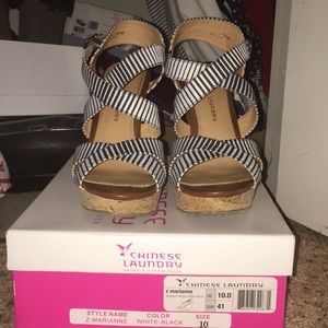 Size 10 B&W stripe Chinese Laundry wedges